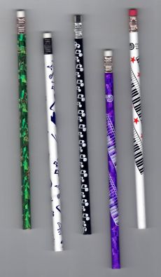 Crayons en bois avec motifs musicaux