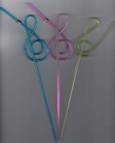 Pailles en forme de clé de sol